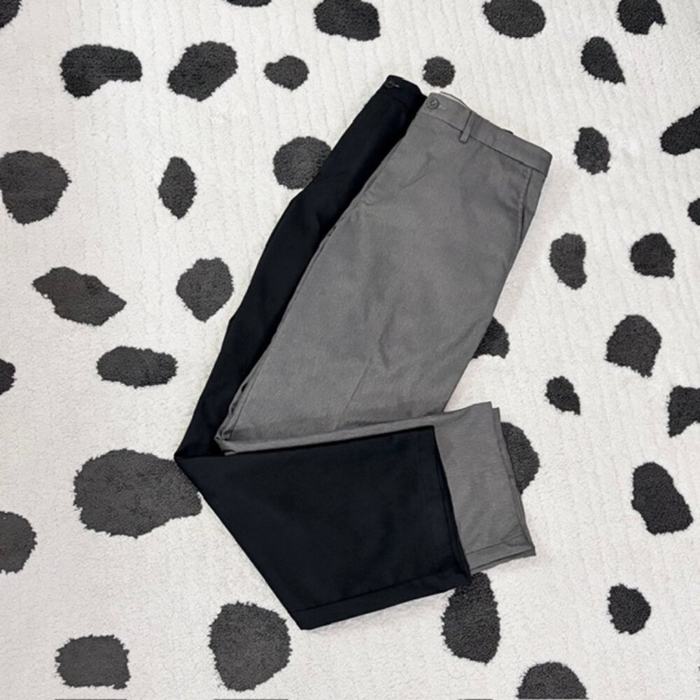 Greg Norman Mens 32x30 2 Pair Lot Gray Black Golf Performance Slacks Pants Set